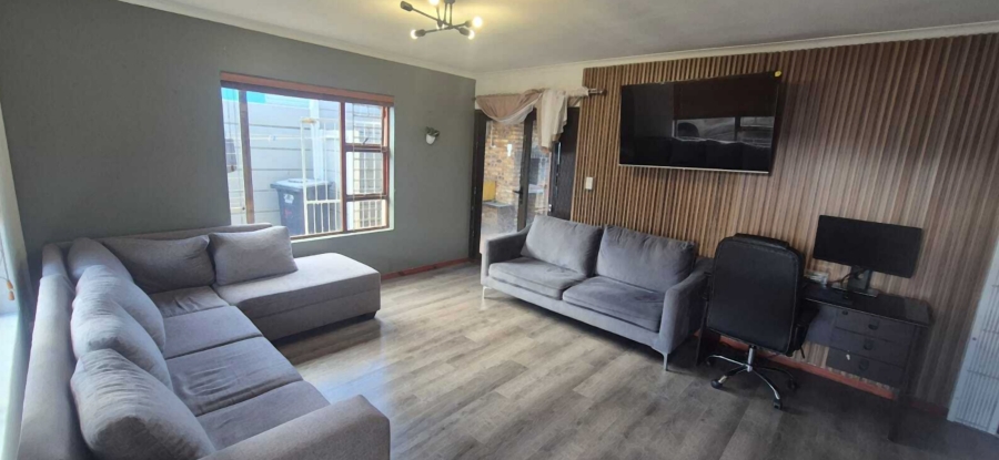 To Let 2 Bedroom Property for Rent in Anchorage Park Western Cape